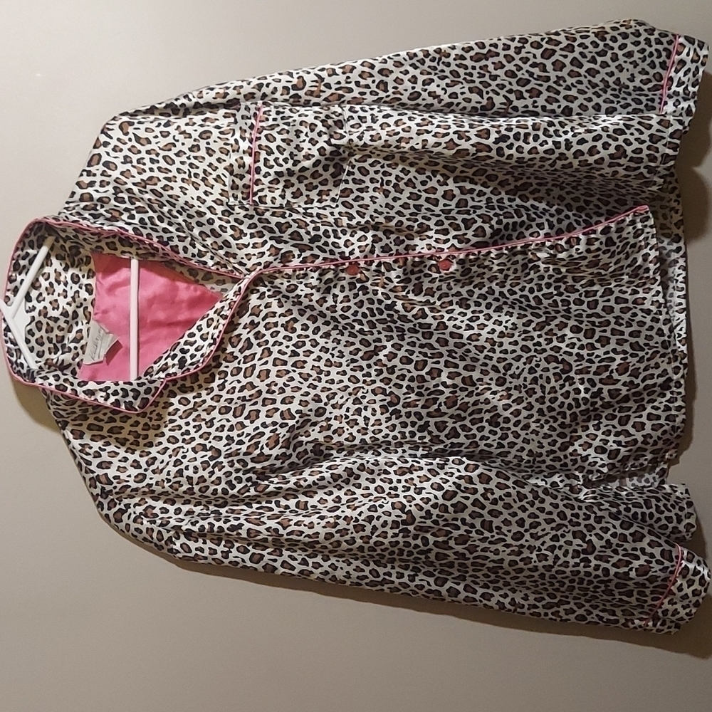 Kathryn Leopard Print Pajama Top 🐆